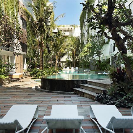 The Akmani Legian Hotel Exterior photo