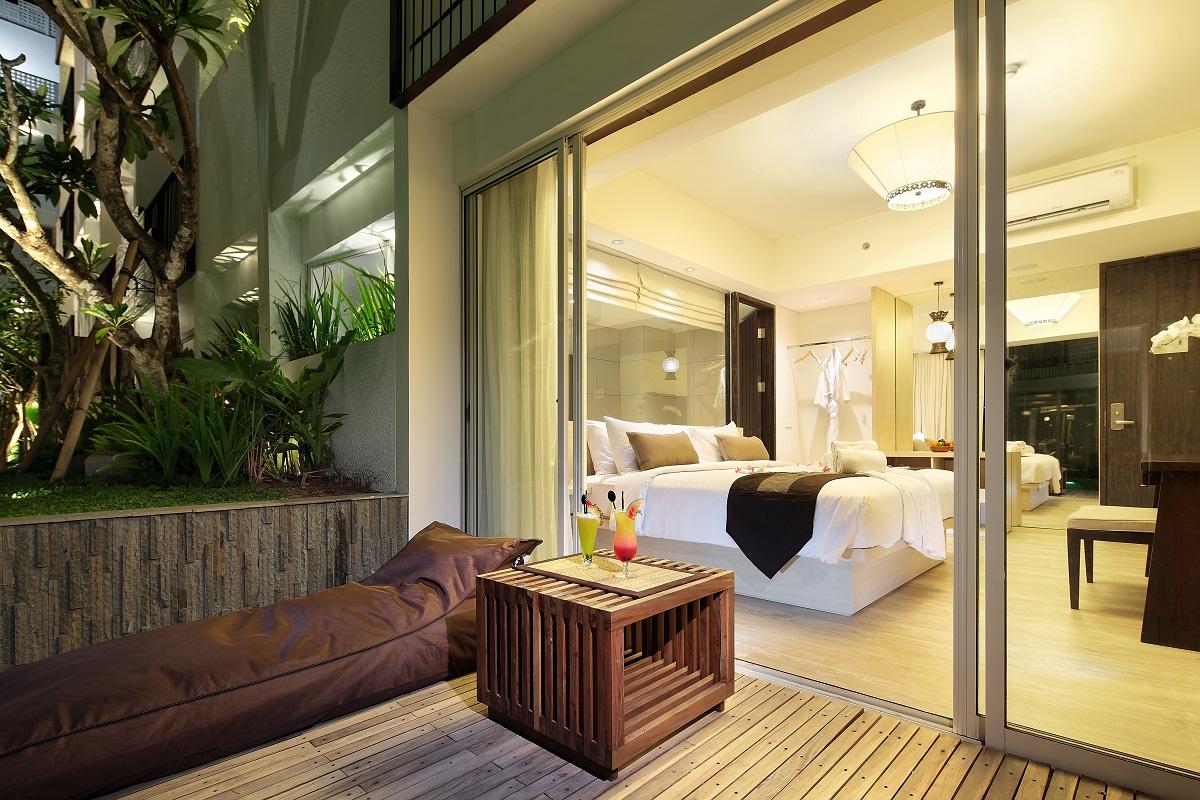 The Akmani Legian Hotel Exterior photo