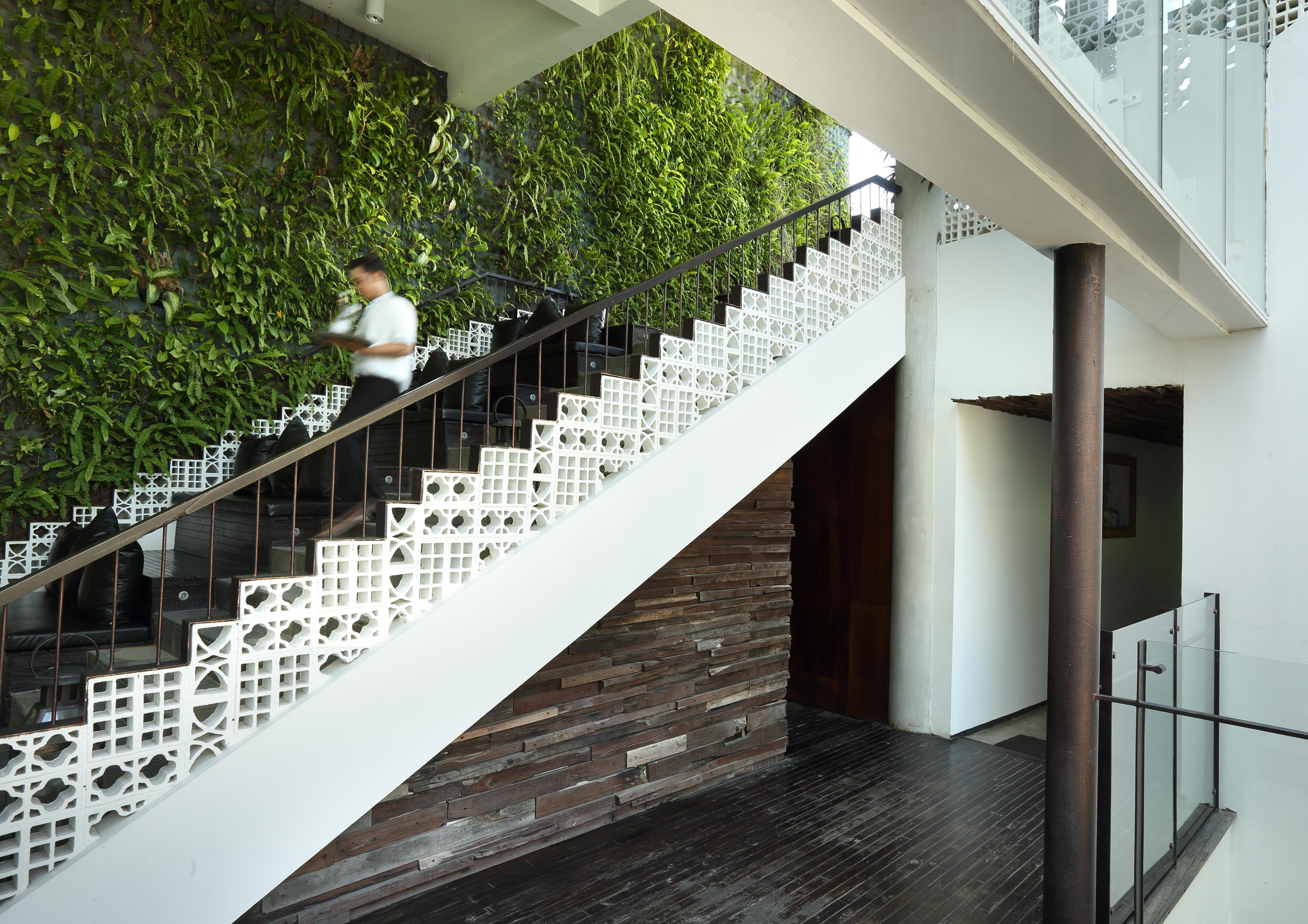 The Akmani Legian Hotel Exterior photo