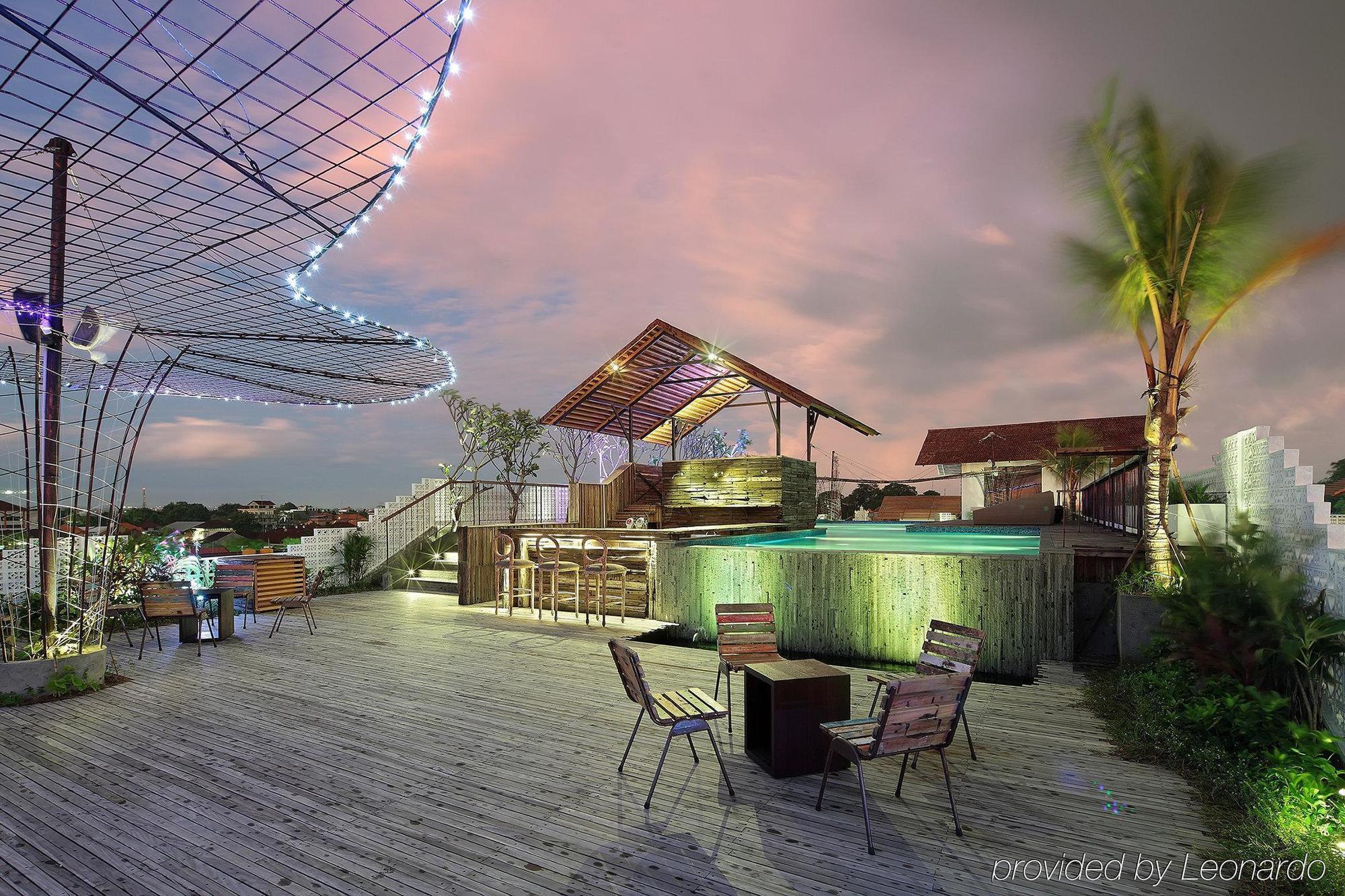 The Akmani Legian Hotel Exterior photo